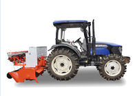 L'azienda agricola del rifornimento del trattore di alta efficienza implementa lo spalmatore del fertilizzante dell'azienda agricola fornitore
