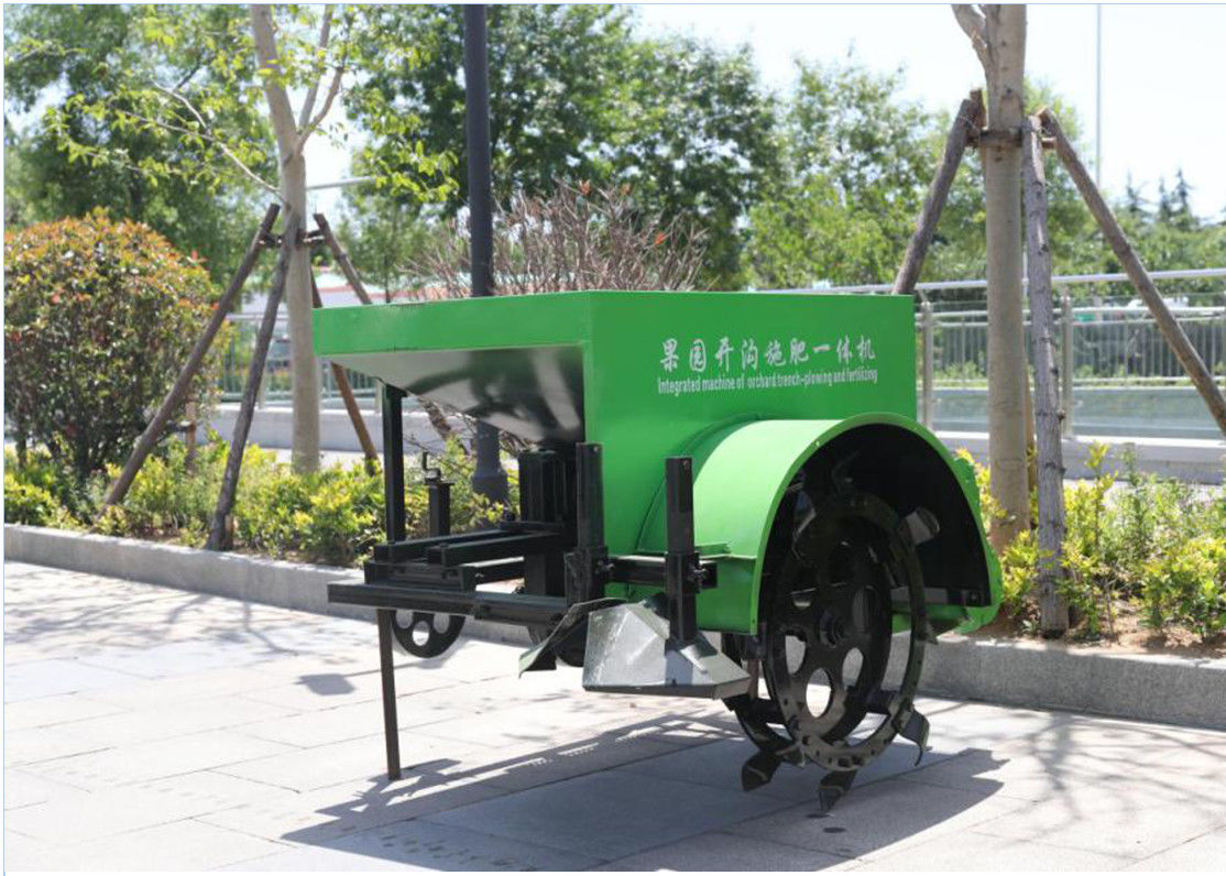 Lo spalmatore/trattore del fertilizzante dell'agricoltura XTD300 ha montato la macchina dello spalmatore del fertilizzante fornitore