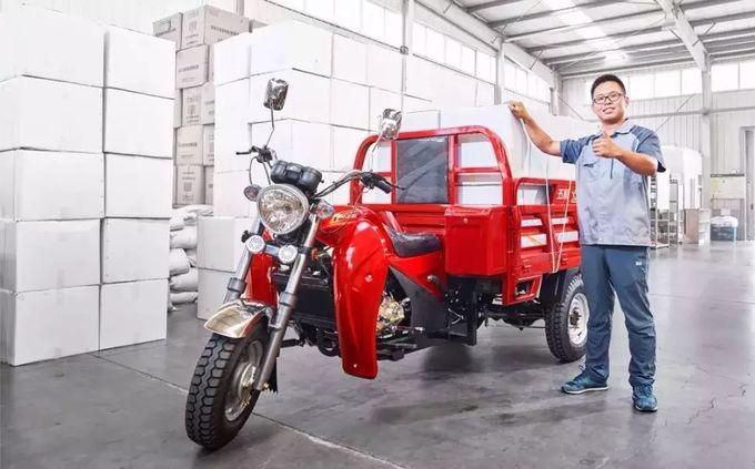 Risciò giallo del triciclo di Tuk Tuk Passager della ruota di Bajaj 3 per il nuovo azionamento adulto di comodità di progettazione 1